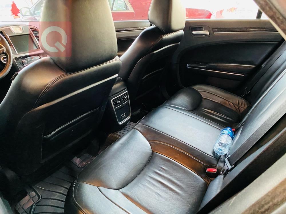 کرایسلەر 300